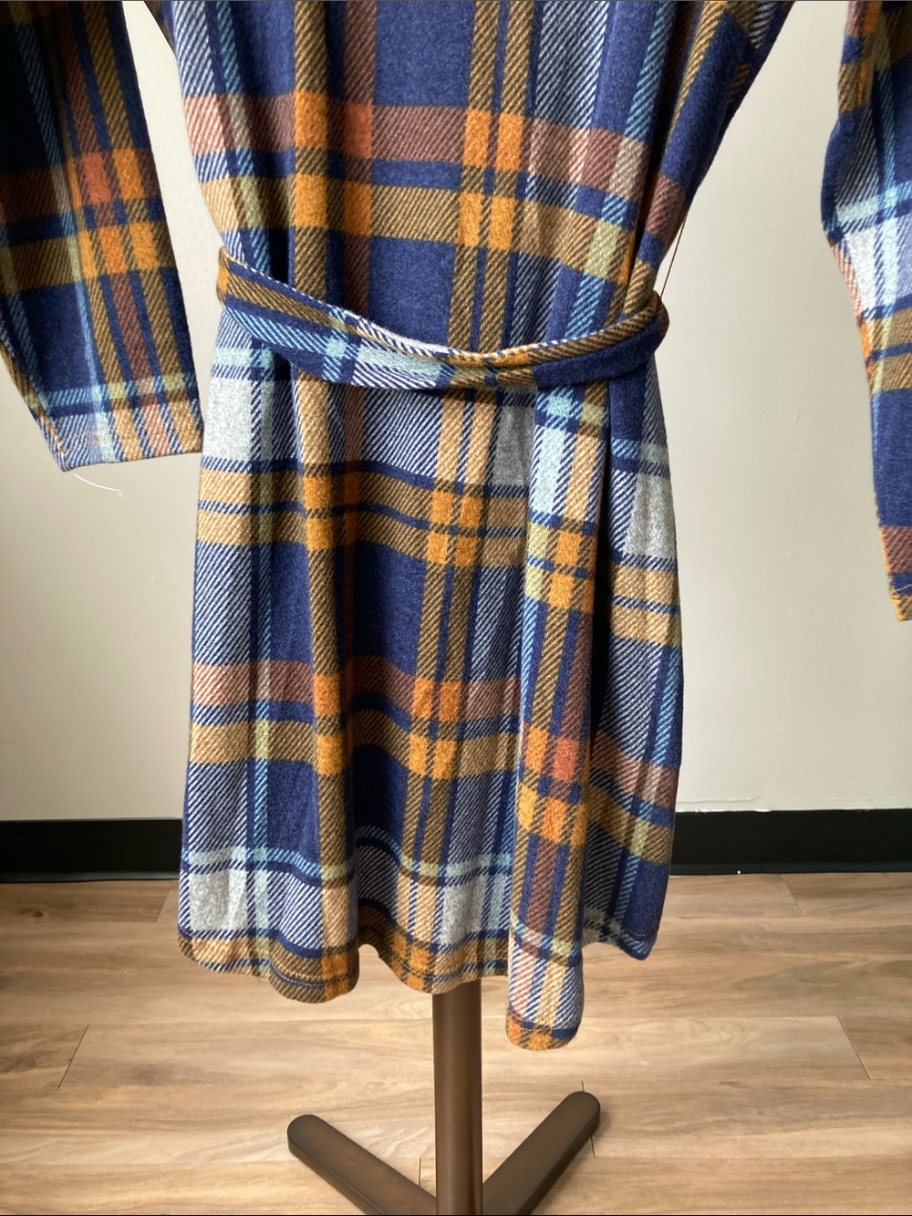 Emily Daniels plaid by printed midi cowlneck dress with belt long sleeve 2X - Picture 8 of 16